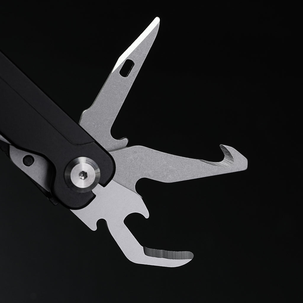 Multi functional sharpblade tool pliers