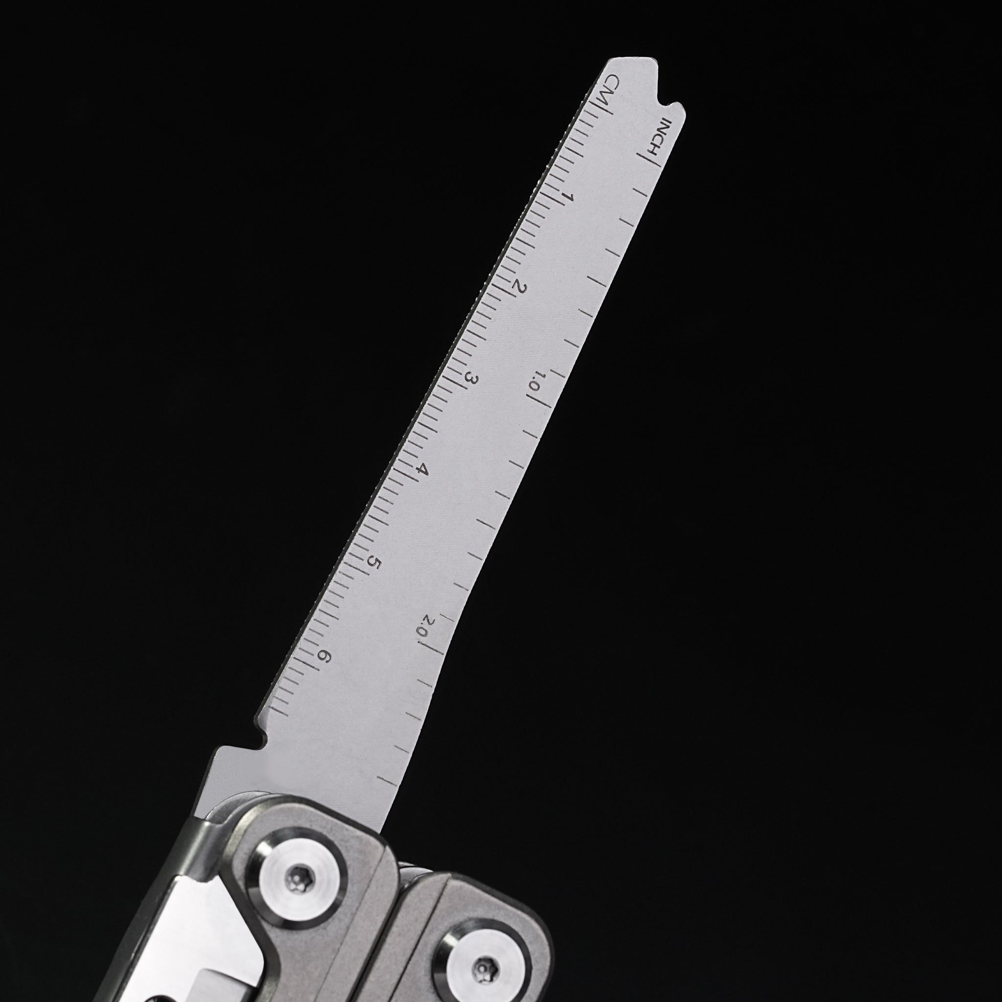 Multi functional sharpblade tool pliers
