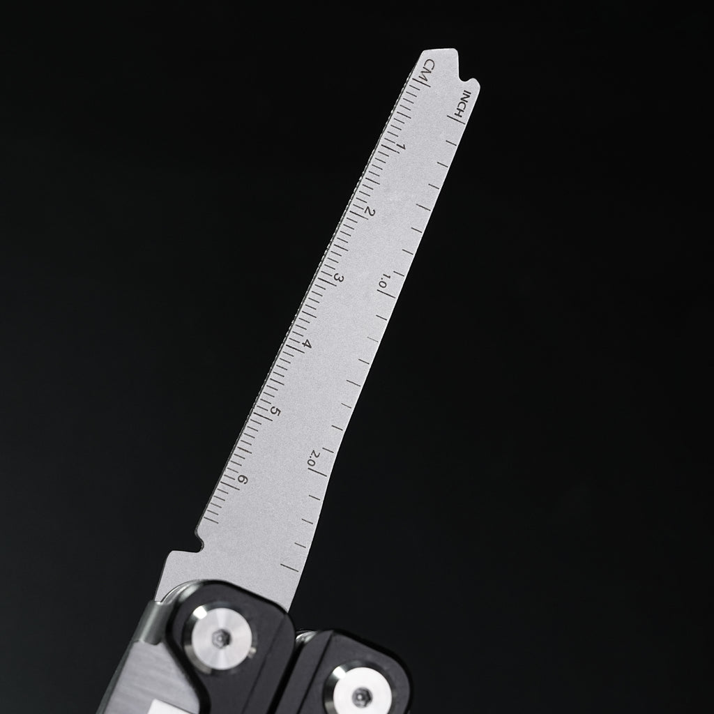 Multi functional sharpblade tool pliers