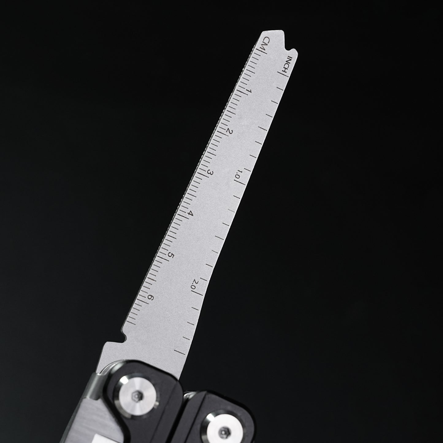 Multi functional sharpblade tool pliers