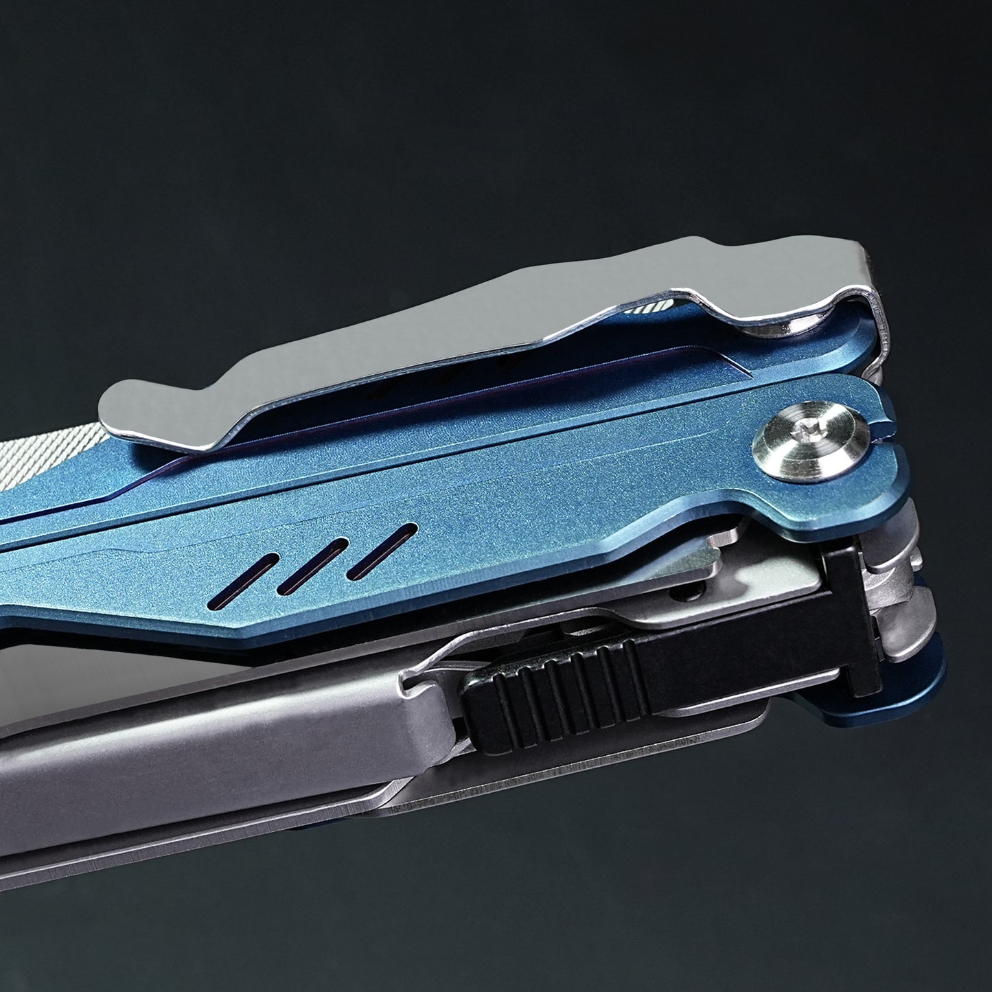 Multi functional sharpblade tool pliers