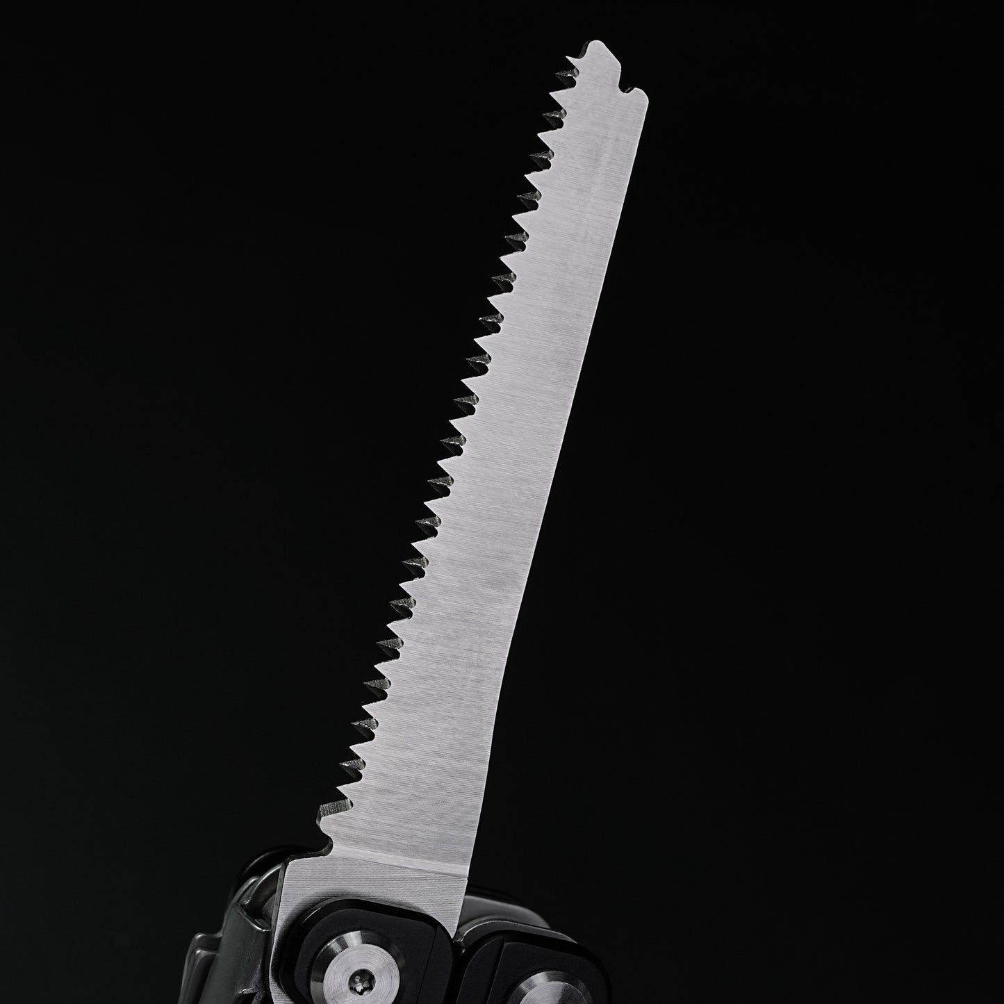 Multi functional sharpblade tool pliers