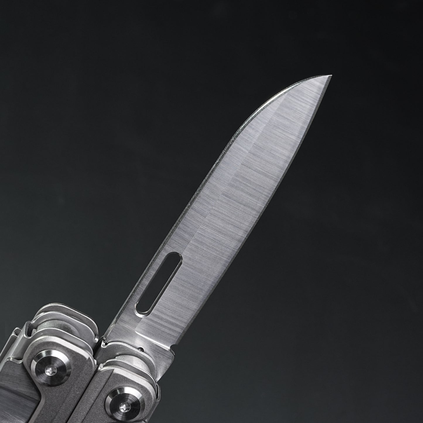 Multi functional sharpblade tool pliers