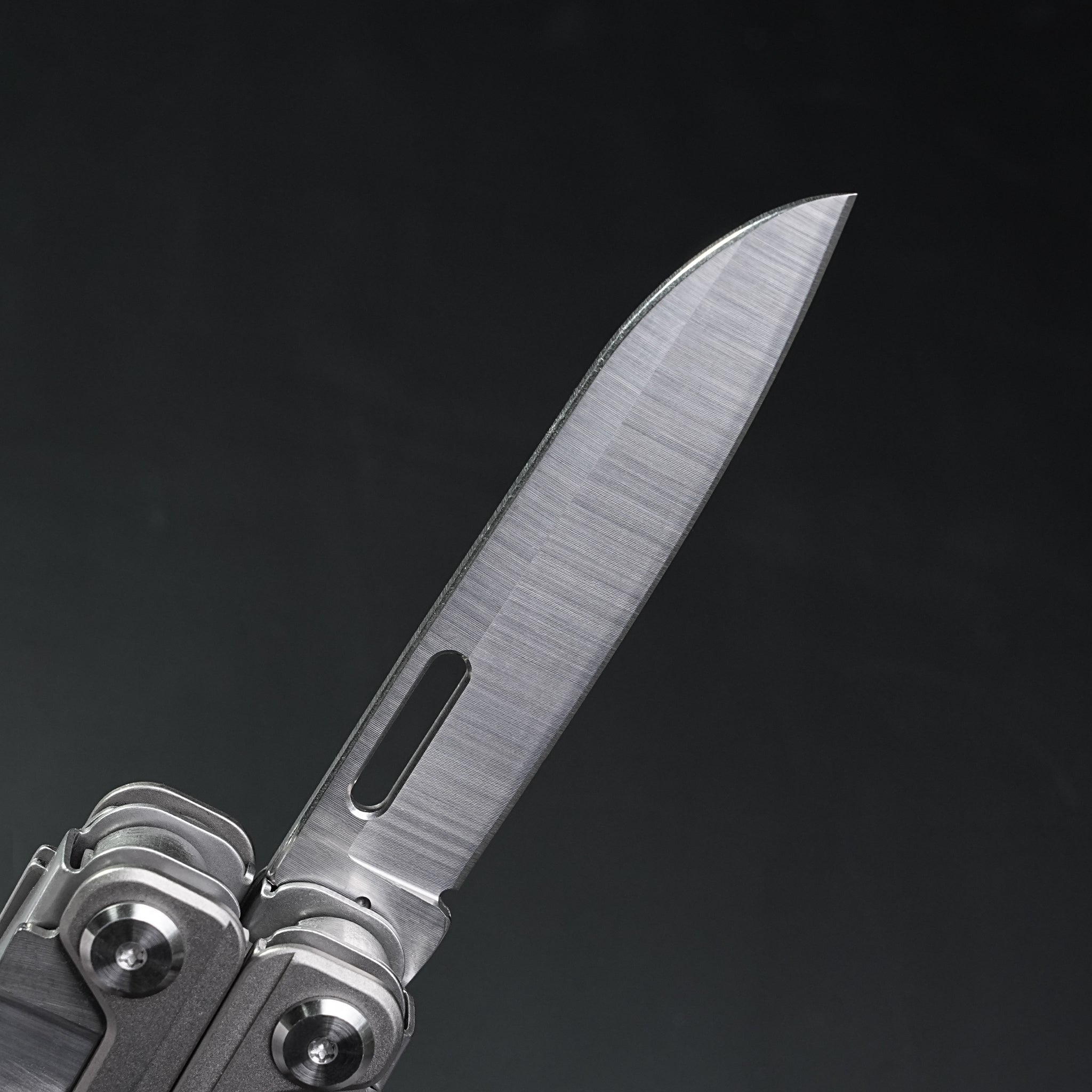 Multi functional sharpblade tool pliers