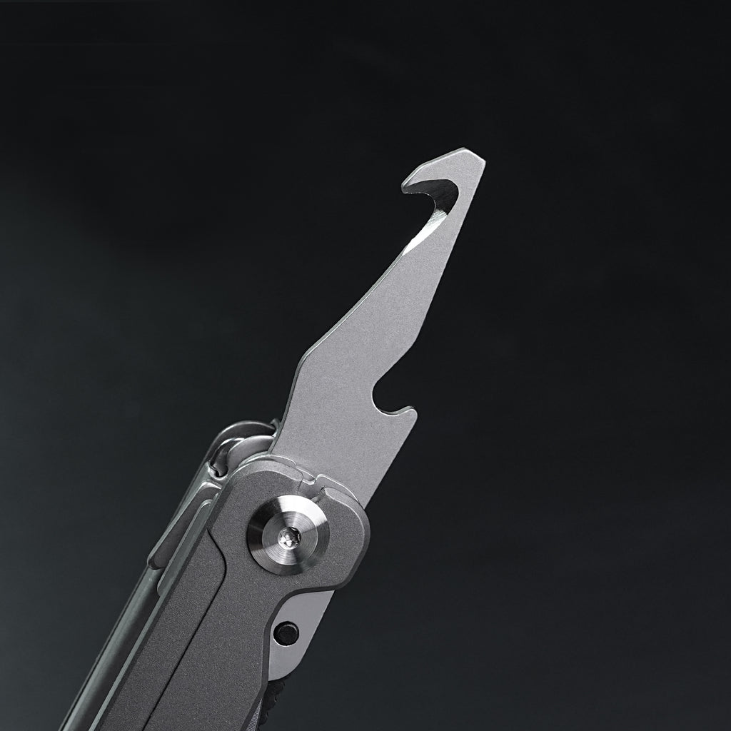 Multi functional sharpblade tool pliers